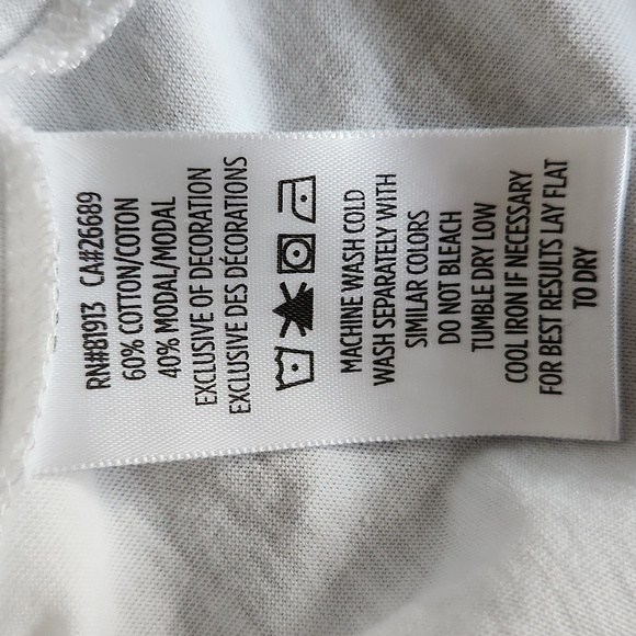 Robert Graham white v-neck tee with blue trim, size large - Picture 6 of 6